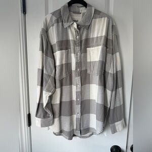 Aerie Two-Tone Gray Button Down Shirt